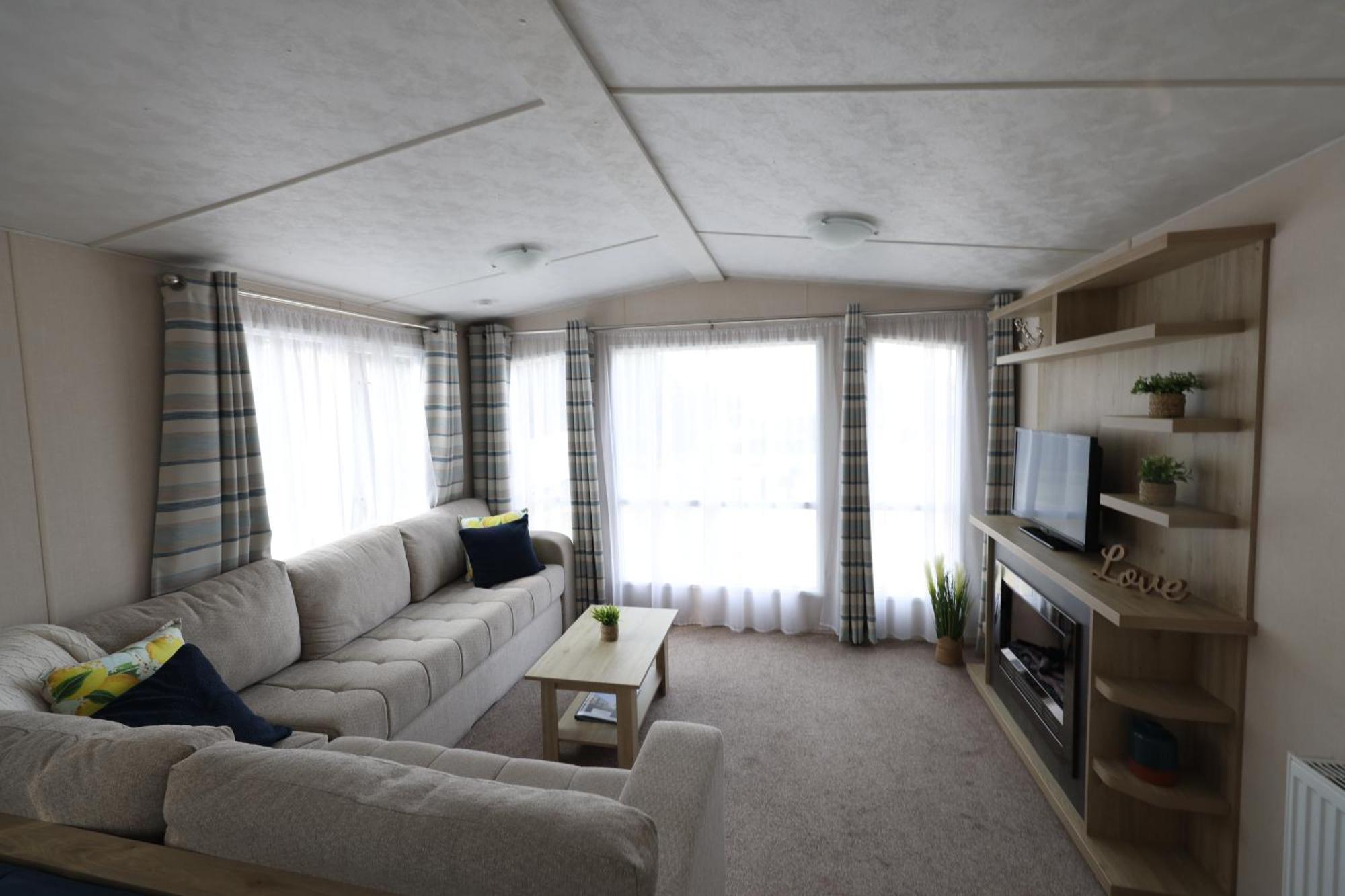 Mercury Yacht Harbour And Holiday Park Bursledon Buitenkant foto