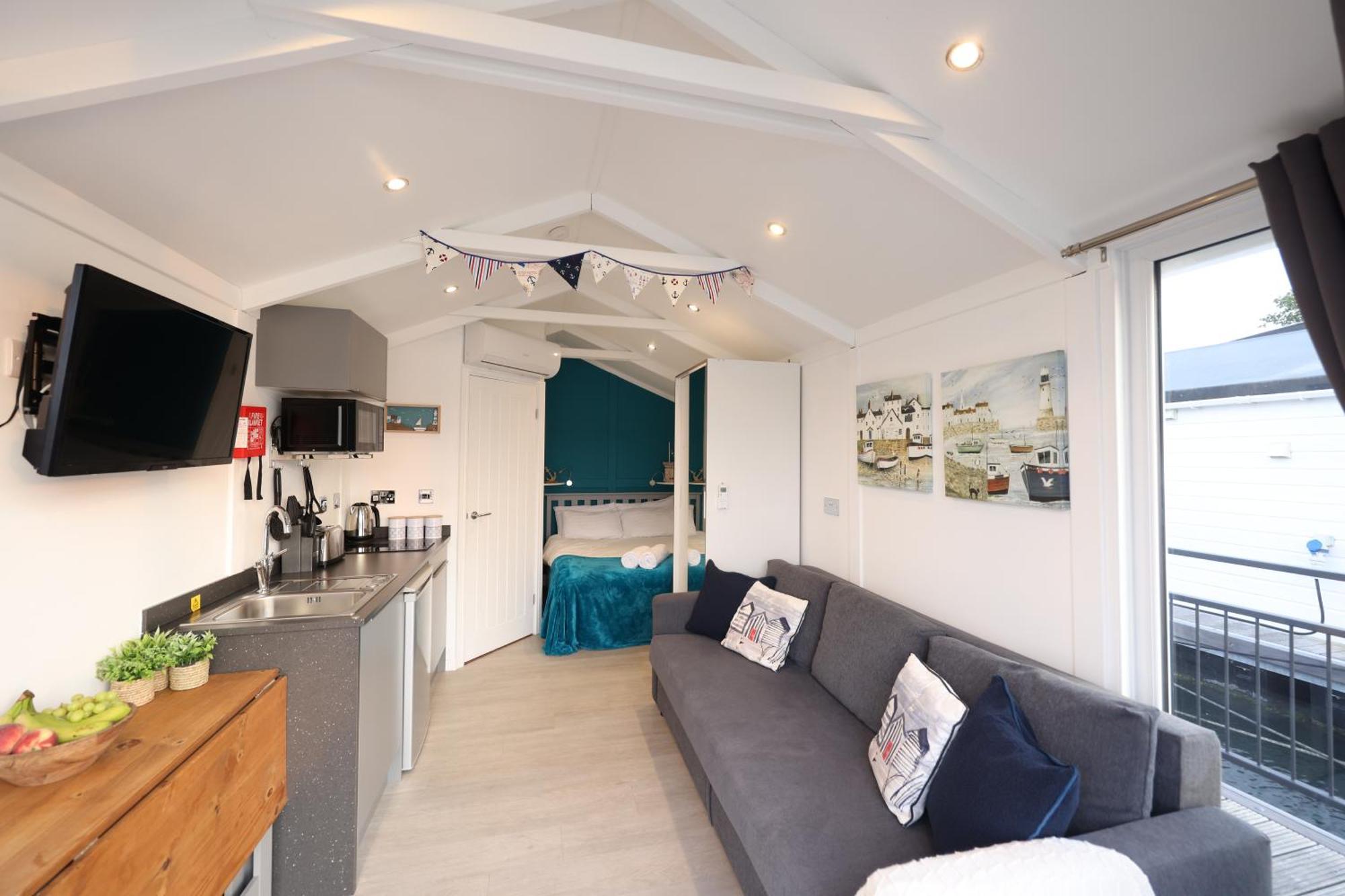 Mercury Yacht Harbour And Holiday Park Bursledon Buitenkant foto