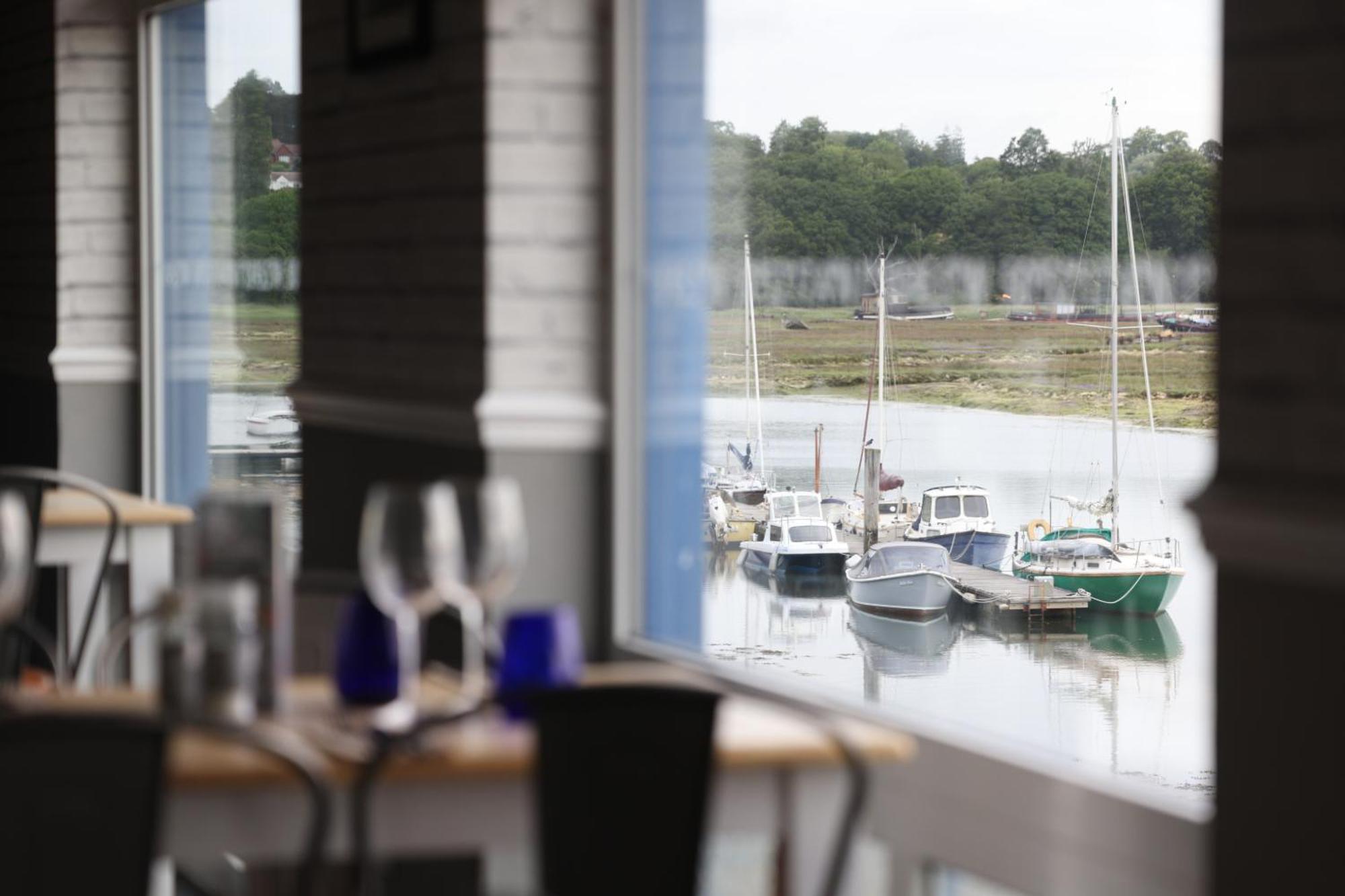 Mercury Yacht Harbour And Holiday Park Bursledon Buitenkant foto