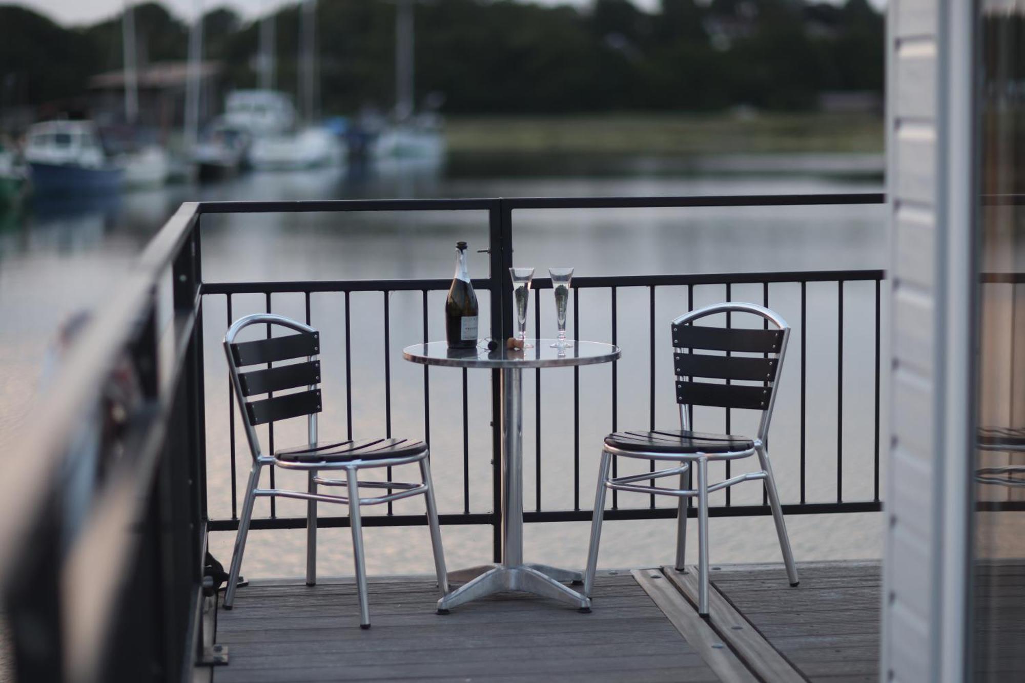 Mercury Yacht Harbour And Holiday Park Bursledon Buitenkant foto