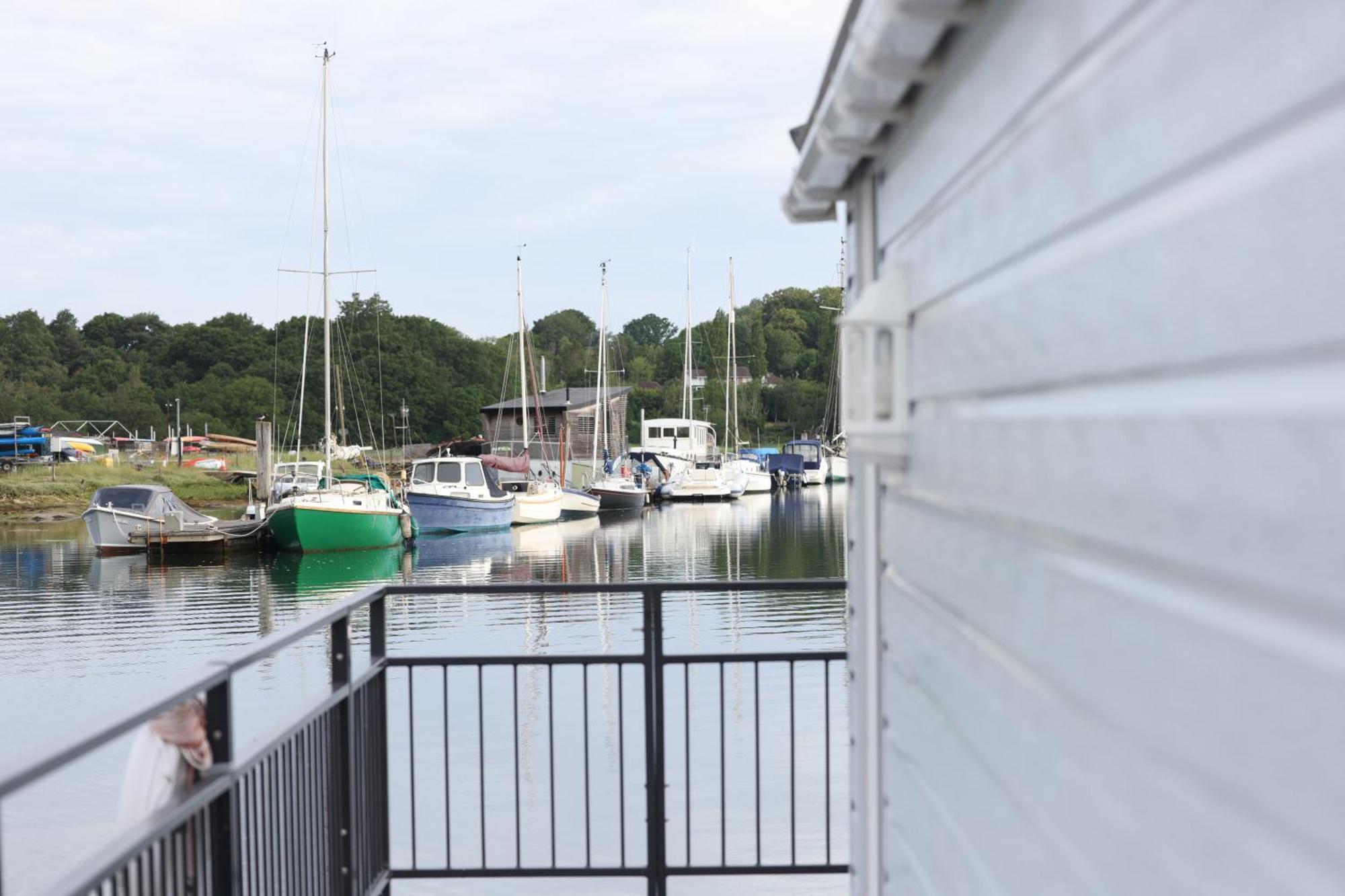 Mercury Yacht Harbour And Holiday Park Bursledon Buitenkant foto